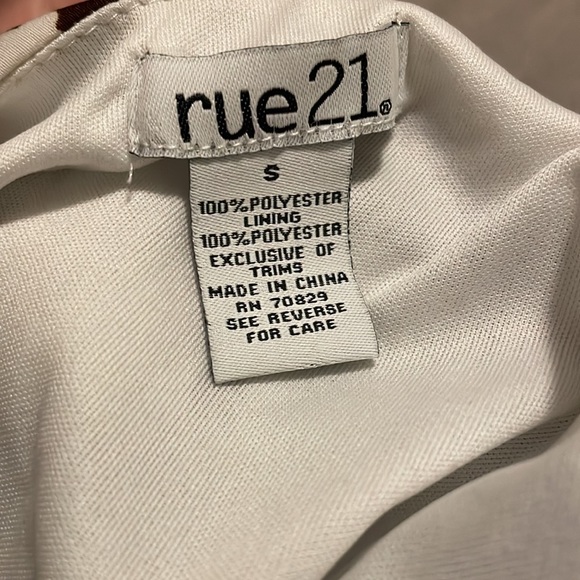 Size (S fits XS) Color ( brown/ white) Brand ( Rue 21) - Picture 3 of 3